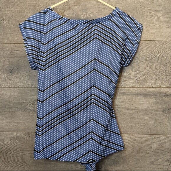 Banana Republic Side Tie Striped Short Sleeve Blouse Womens Size Small Petite - Picture 3 of 7